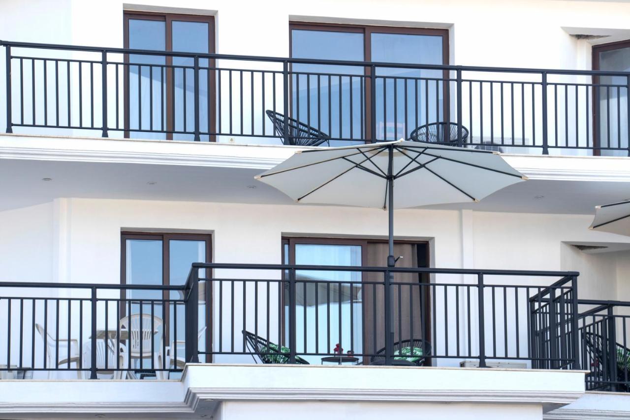 Apartment D & E